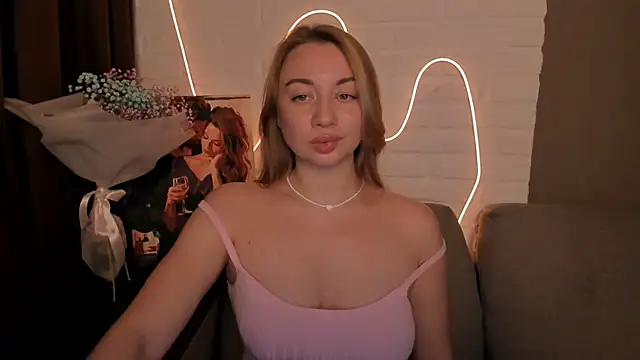 Snapshot of DanielaWisse chatting on December 18, 2024, 8:47 pm DanielaWisse online show from December 18, 2024, 8:47 pm