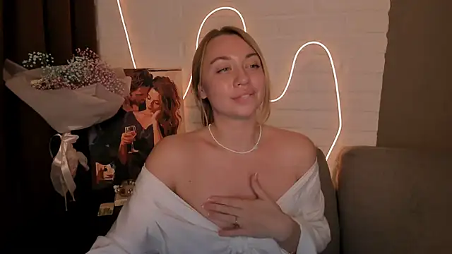 Snapshot of DanielaWisse chatting on December 19, 2024, 11:46 pm DanielaWisse online show from December 19, 2024, 11:46 pm