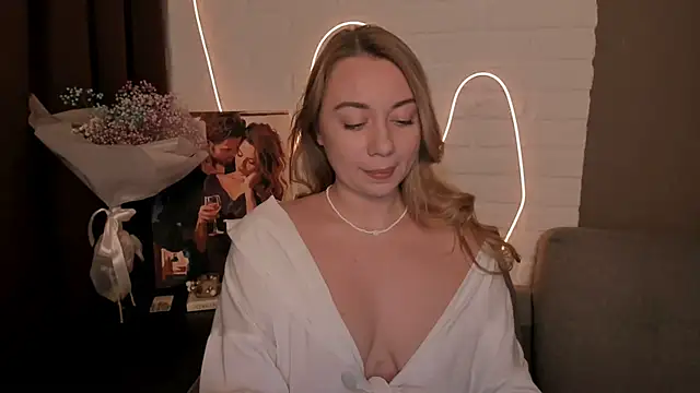 Snapshot of DanielaWisse chatting on December 22, 2024, 1:55 am DanielaWisse online show from December 22, 2024, 1:55 am