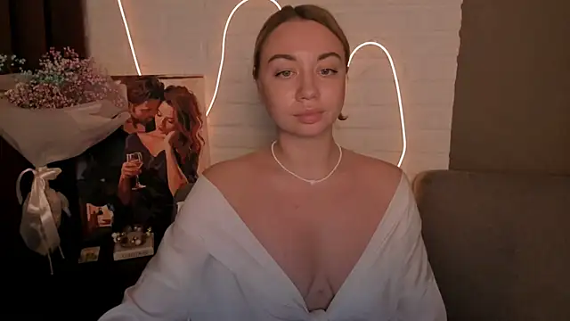 Snapshot of DanielaWisse chatting on December 23, 2024, 2:56 am DanielaWisse online show from December 23, 2024, 2:56 am