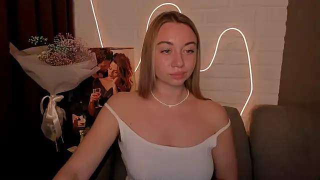 Snapshot of DanielaWisse chatting on December 26, 2024, 5:47 am DanielaWisse online show from December 26, 2024, 5:47 am