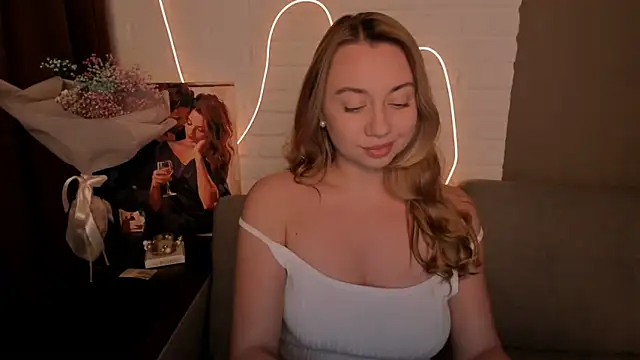 Snapshot of DanielaWisse chatting on January 1, 2025, 6:49 pm DanielaWisse online show from January 1, 2025, 6:49 pm