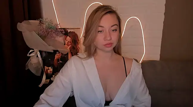 Snapshot of DanielaWisse chatting on January 11, 2025, 12:01 am DanielaWisse online show from January 11, 2025, 12:01 am