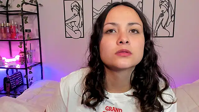 Megan Rodrigo online show from September 23, 2025, 7:28 pm