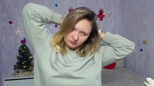 Snapshot of SallyVerda chatting on January 8, 2025, 9:55 pm SallyVerda online show from January 8, 2025, 9:55 pm