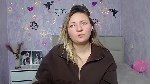 Snapshot of SallyVerda chatting on February 6, 2025, 6:56 pm SallyVerda online show from February 6, 2025, 6:56 pm