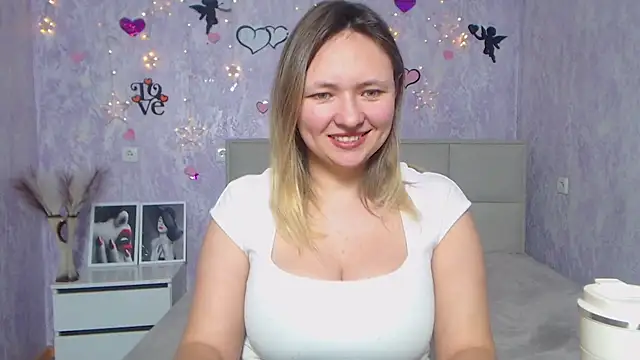 Snapshot of SallyVerda chatting on February 12, 2025, 10:37 pm SallyVerda online show from February 12, 2025, 10:37 pm