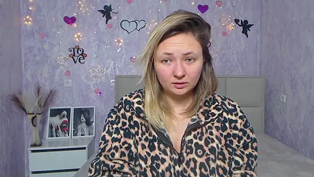 Snapshot of SallyVerda chatting on February 13, 2025, 7:42 pm SallyVerda online show from February 13, 2025, 7:42 pm