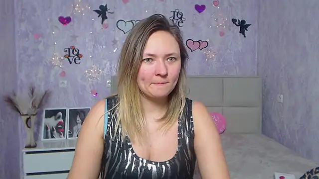 Snapshot of SallyVerda chatting on February 14, 2025, 5:19 am SallyVerda online show from February 14, 2025, 5:19 am