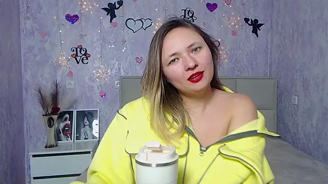 Snapshot of SallyVerda chatting on February 26, 2025, 12:49 am SallyVerda online show from February 26, 2025, 12:49 am