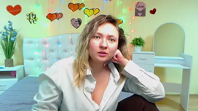 Snapshot of SallyVerda chatting on February 28, 2025, 12:43 am SallyVerda online show from February 28, 2025, 12:43 am