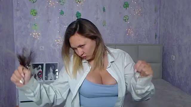 Snapshot of SallyVerda chatting on March 17, 2025, 4:08 am SallyVerda online show from March 17, 2025, 4:08 am