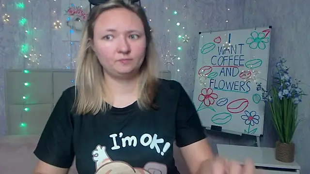 Snapshot of SallyVerda chatting on September 12, 2025, 5:35 pm SallyVerda online show from September 12, 2025, 5:35 pm