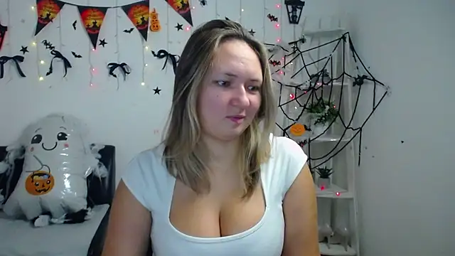 Snapshot of SallyVerda chatting on October 27, 2025, 6:23 pm SallyVerda online show from October 27, 2025, 6:23 pm