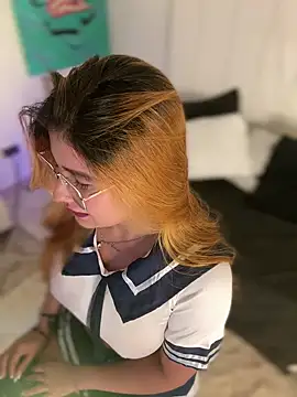 Snapshot of Amber_Martins_ chatting on October 7, 2025, 12:19 am Amber Martins online show from October 7, 2025, 12:19 am