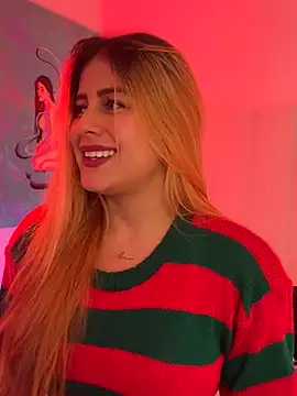 Snapshot of Amber_Martins_ chatting on October 21, 2025, 1:28 am Amber Martins online show from October 21, 2025, 1:28 am