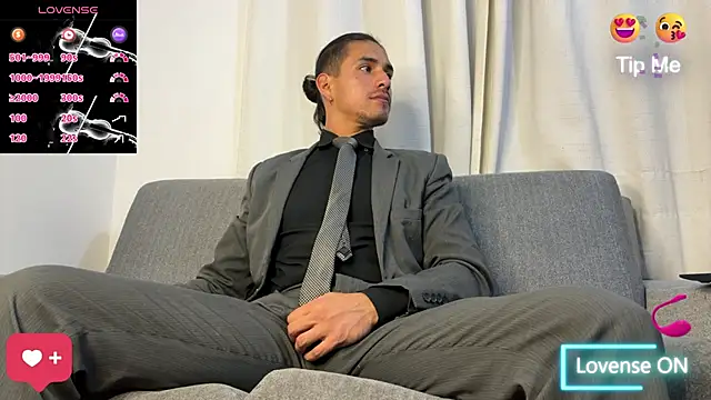 Snapshot of Tom_blunt96 chatting on February 8, 2026, 5:11 am Tom blunt96 online show from February 8, 2026, 5:11 am