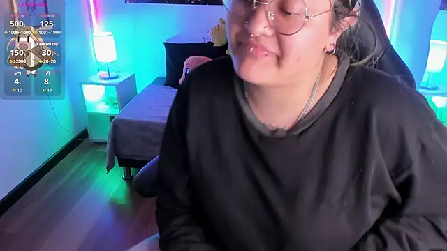 lucky-leah online show from November 28, 2025, 3:53 am