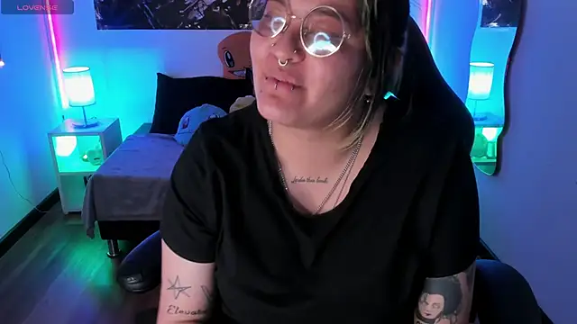 lucky-leah online show from November 29, 2025, 3:53 am