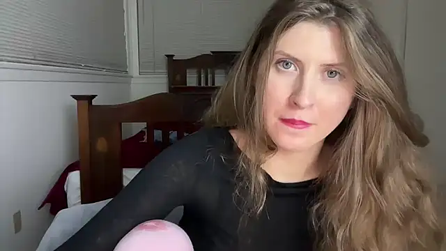 YUMIandbigWOLF online show from December 14, 2025, 6:30 am