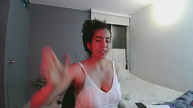 arteverena online show from March 8, 2025, 10:02 pm