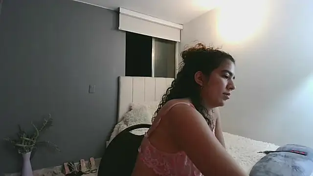 arteverena online show from March 9, 2025, 1:04 am