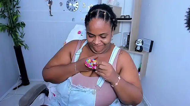Snapshot of bbw_charlote chatting on July 16, 2026, 12:22 pm bbw charlote online show from July 16, 2026, 12:22 pm