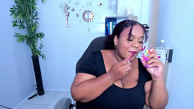 Snapshot of bbw_charlote chatting on August 6, 2026, 12:29 pm bbw charlote online show from August 6, 2026, 12:29 pm