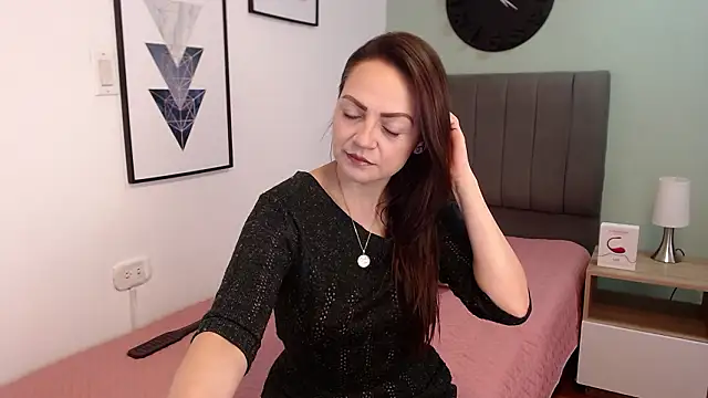 dory mia online show from February 18, 2026, 1:18 pm