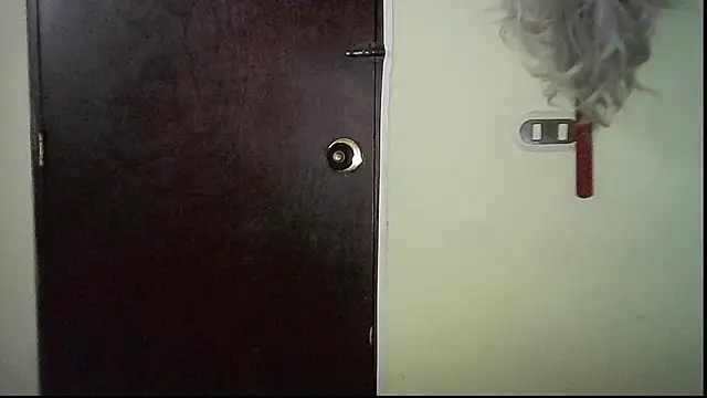 Snapshot of JuliaMack chatting on October 17, 2025, 7:05 pm JuliaMack online show from October 17, 2025, 7:05 pm