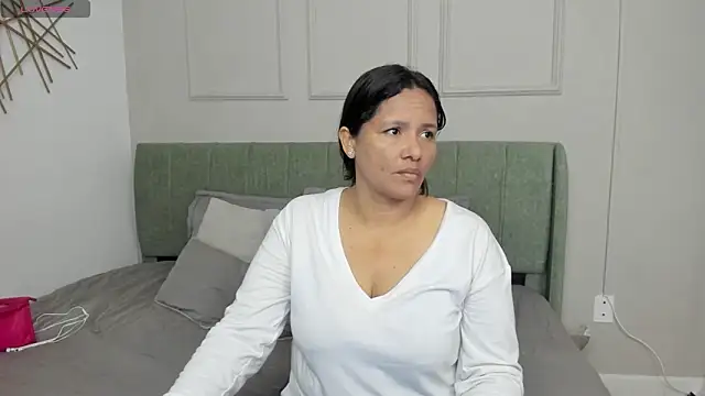 Snapshot of Sussanewolf chatting on February 14, 2026, 12:13 pm Sussanewolf online show from February 14, 2026, 12:13 pm