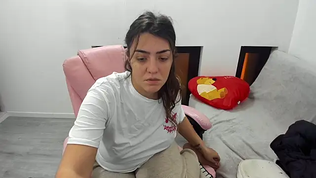 Dyana Kaylinn online show from January 16, 2026, 5:00 am