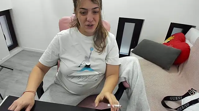 Dyana Kaylinn online show from March 29, 2026, 4:56 am