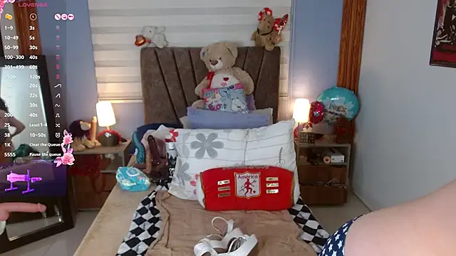 Nadia 84 online show from November 10, 2025, 12:04 pm