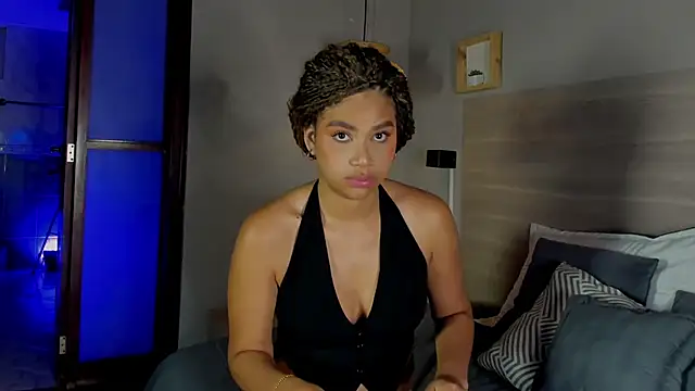 nayah   online show from September 25, 2025, 7:39 pm