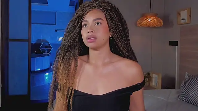 nayah   online show from October 15, 2025, 7:47 pm