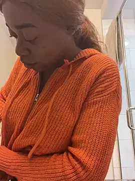 MommyConfident online show from December 13, 2024, 4:33 am