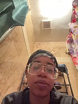 MommyConfident online show from January 27, 2025, 10:49 pm