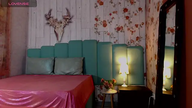 Alison Simmons online show from December 14, 2024, 3:58 pm