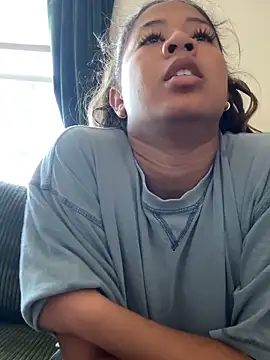 VanessaBling online show from October 12, 2025, 5:01 pm