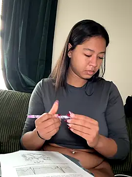 Snapshot of VanessaBling chatting on December 1, 2025, 4:23 pm VanessaBling online show from December 1, 2025, 4:23 pm