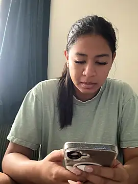 Snapshot of VanessaBling chatting on December 20, 2025, 3:52 pm VanessaBling online show from December 20, 2025, 3:52 pm