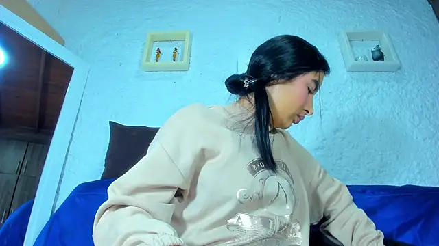 emiily s online show from March 12, 2025, 12:04 pm