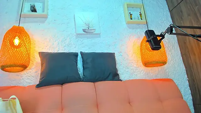 emiily s online show from October 11, 2025, 12:04 pm