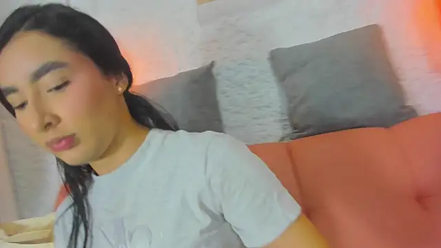 emiily s online show from November 8, 2025, 12:05 pm