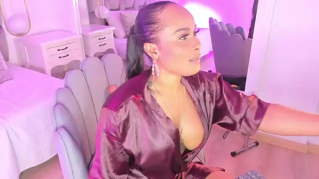 Snapshot of PamelaMendez_ chatting on February 8, 2025, 2:36 am PamelaMendez online show from February 8, 2025, 2:36 am