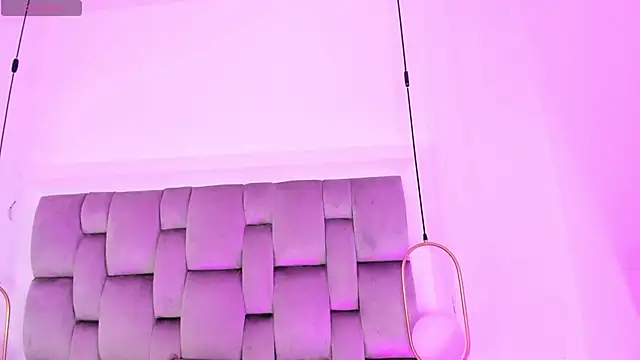 Snapshot of PamelaMendez_ chatting on February 16, 2025, 2:42 am PamelaMendez online show from February 16, 2025, 2:42 am