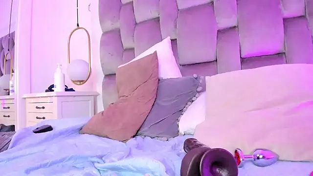 Snapshot of PamelaMendez_ chatting on March 4, 2025, 9:18 am PamelaMendez online show from March 4, 2025, 9:18 am