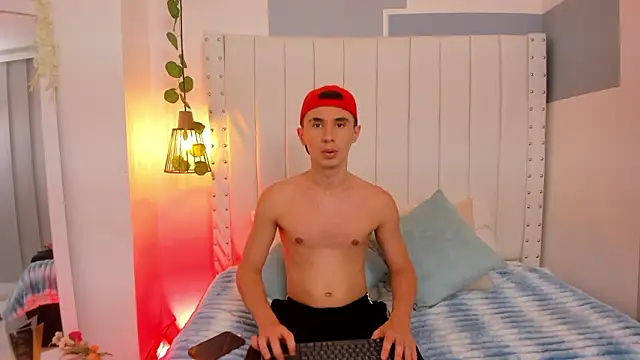 Jotastevensxx online show from March 4, 2026, 7:53 pm