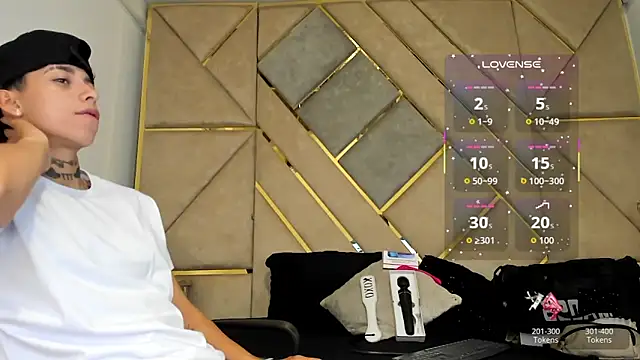 AmberAdams  online show from September 18, 2025, 12:40 pm